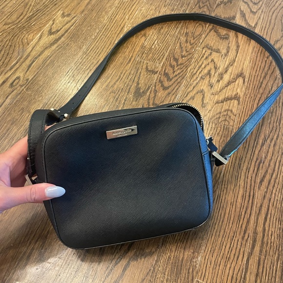 Kate Spade Newbury Lane Cammie Crossbody in black. Gently used - Picture 4 of 7